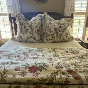 Pottery Barn Queen Duvet Cover and Two Euro Shams